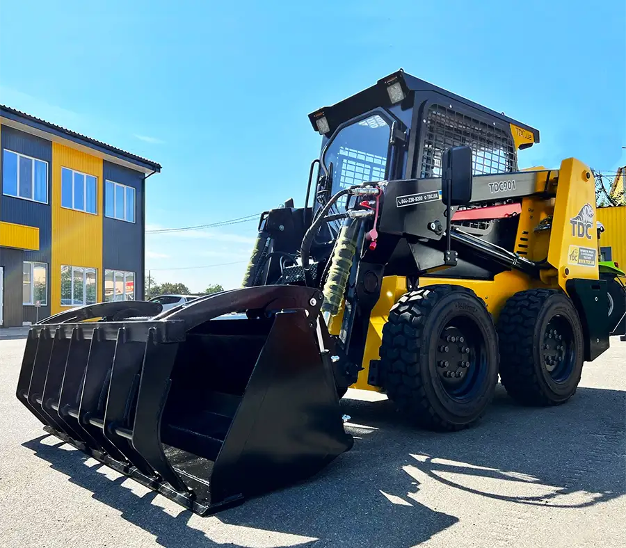 Погрузчик с бортовым поворотом