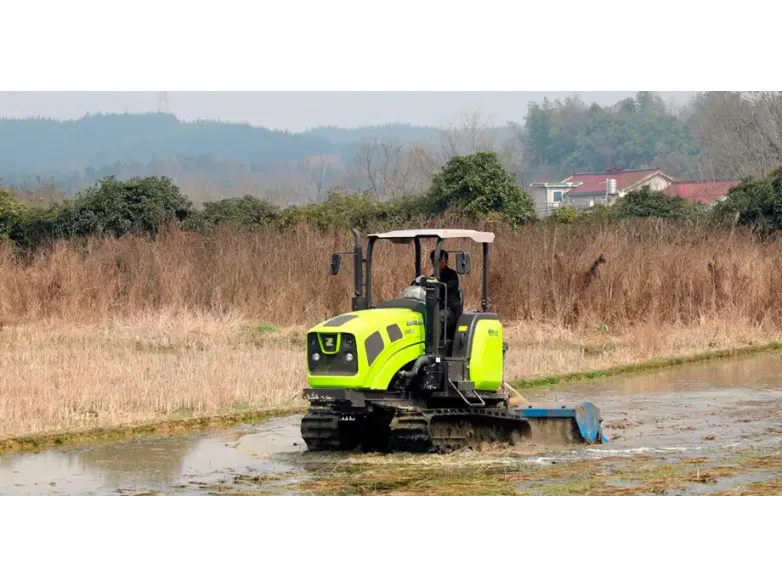 Трактор на гусенечном ходу
