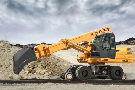 Экскаваторы-планировщики на Ж/Д платформе