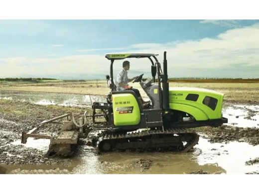 Трактор на гусенечном ходу